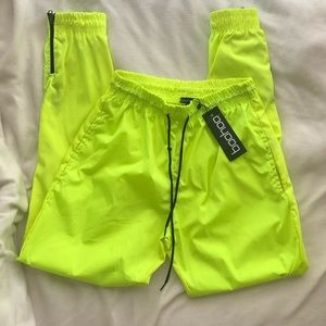High waisted, neon pants